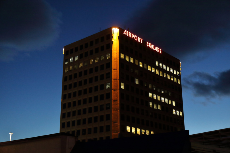 Illustration for article titled Pics from the Curbside: 2018-02-04 to Marpole at Dusk and Night